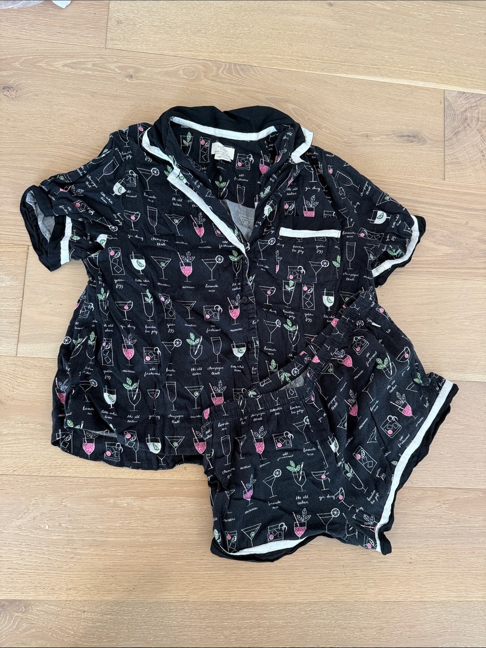 kate spade Black Cocktail-Print Women’s Short Pajama Set with White Trim size M